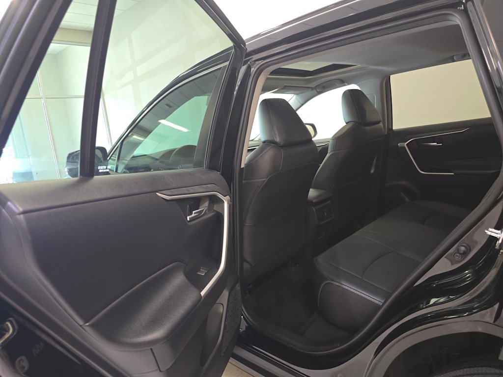 Thumbnail: 2021 Toyota RAV4 - 28