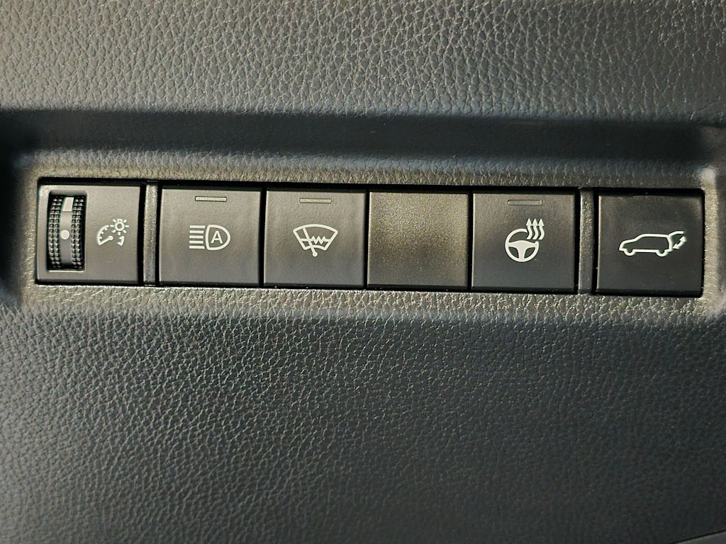 Thumbnail: 2021 Toyota RAV4 - 24