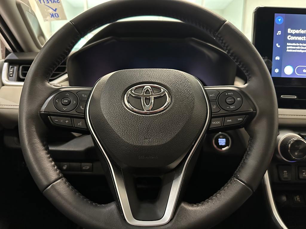 Thumbnail: 2023 Toyota RAV4 - 14