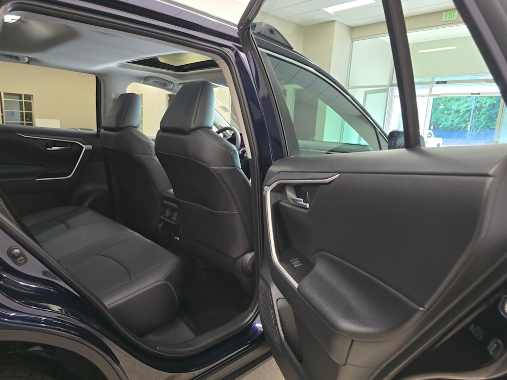 Thumbnail: 2025 Toyota RAV4 - 31