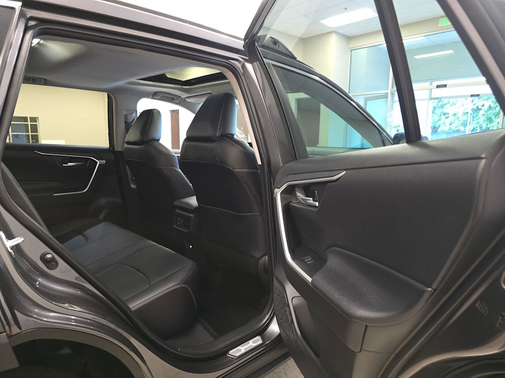 Thumbnail: 2025 Toyota RAV4 - 31
