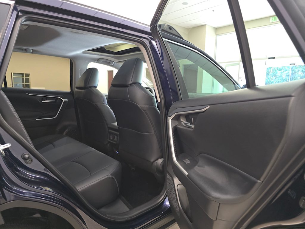 Thumbnail: 2025 Toyota RAV4 - 31