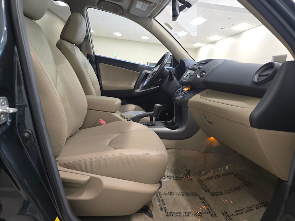 Thumbnail: 2010 Toyota RAV4 - 11