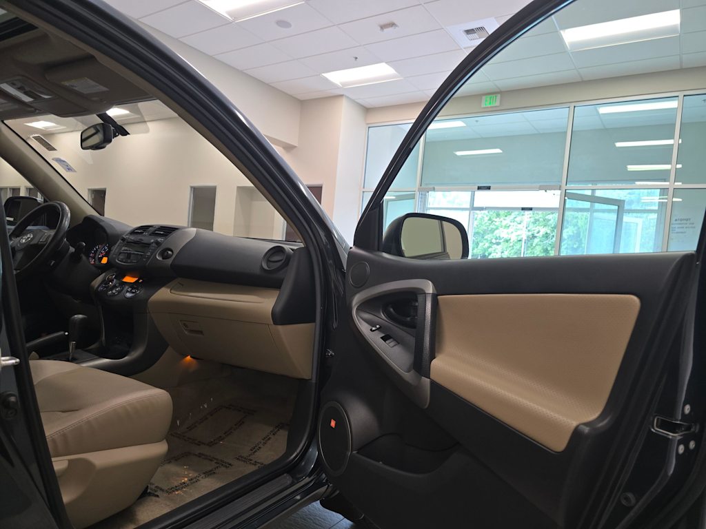 Thumbnail: 2010 Toyota RAV4 - 29