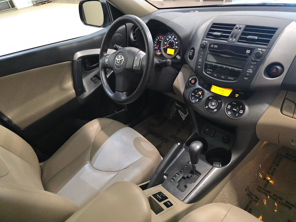 Thumbnail: 2010 Toyota RAV4 - 14