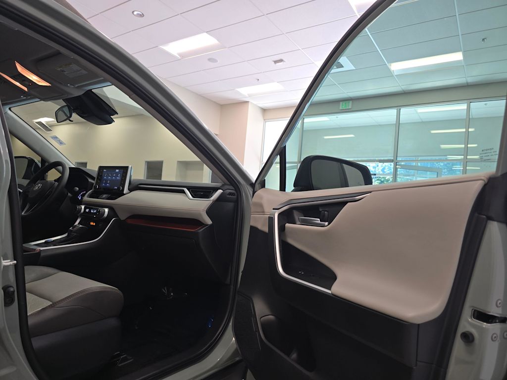 Thumbnail: 2019 Toyota RAV4 - 31