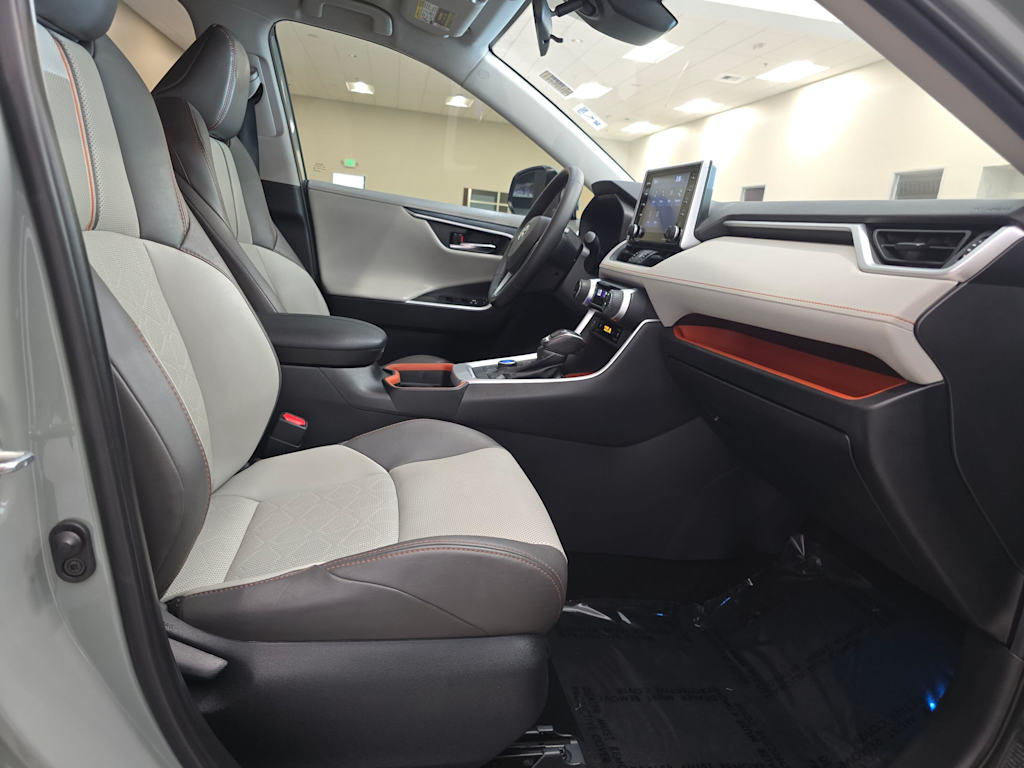 Thumbnail: 2019 Toyota RAV4 - 12