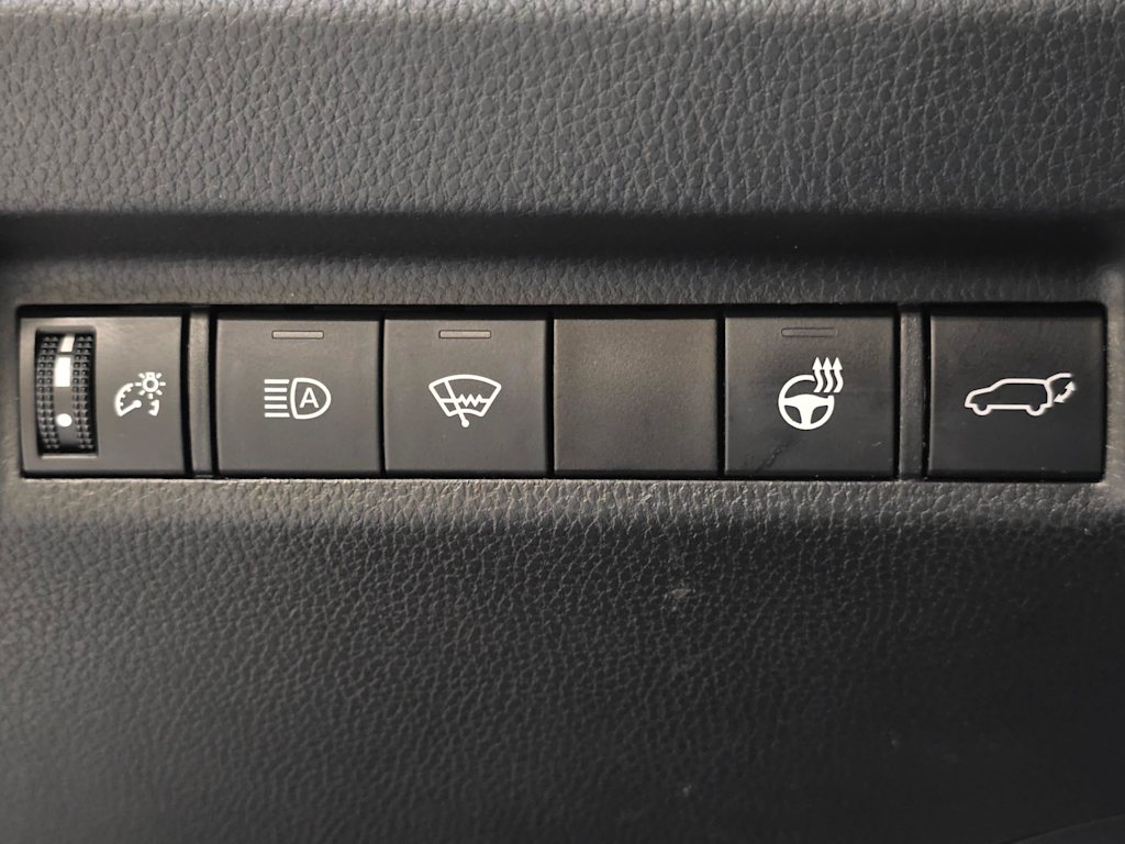 Thumbnail: 2019 Toyota RAV4 - 25