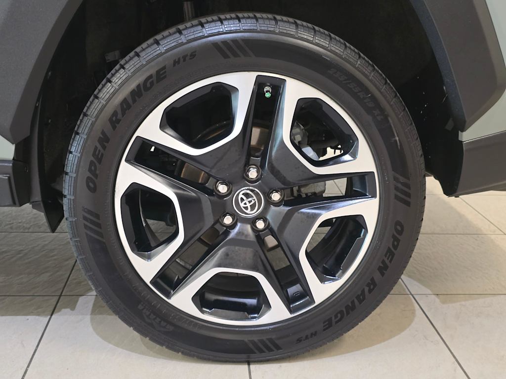 Thumbnail: 2019 Toyota RAV4 - 8