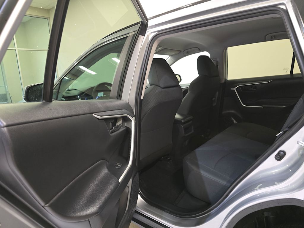 Thumbnail: 2020 Toyota RAV4 - 28