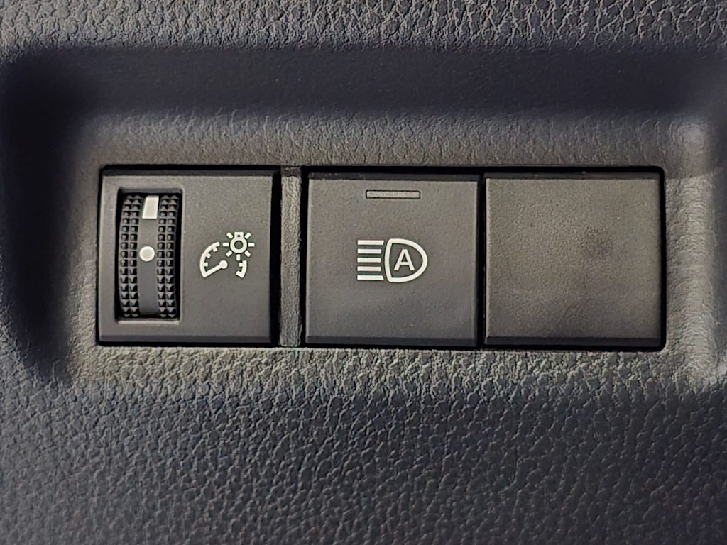 Thumbnail: 2020 Toyota RAV4 - 25