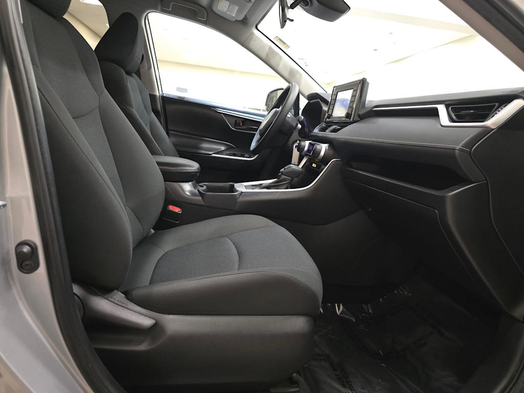 Thumbnail: 2020 Toyota RAV4 - 12