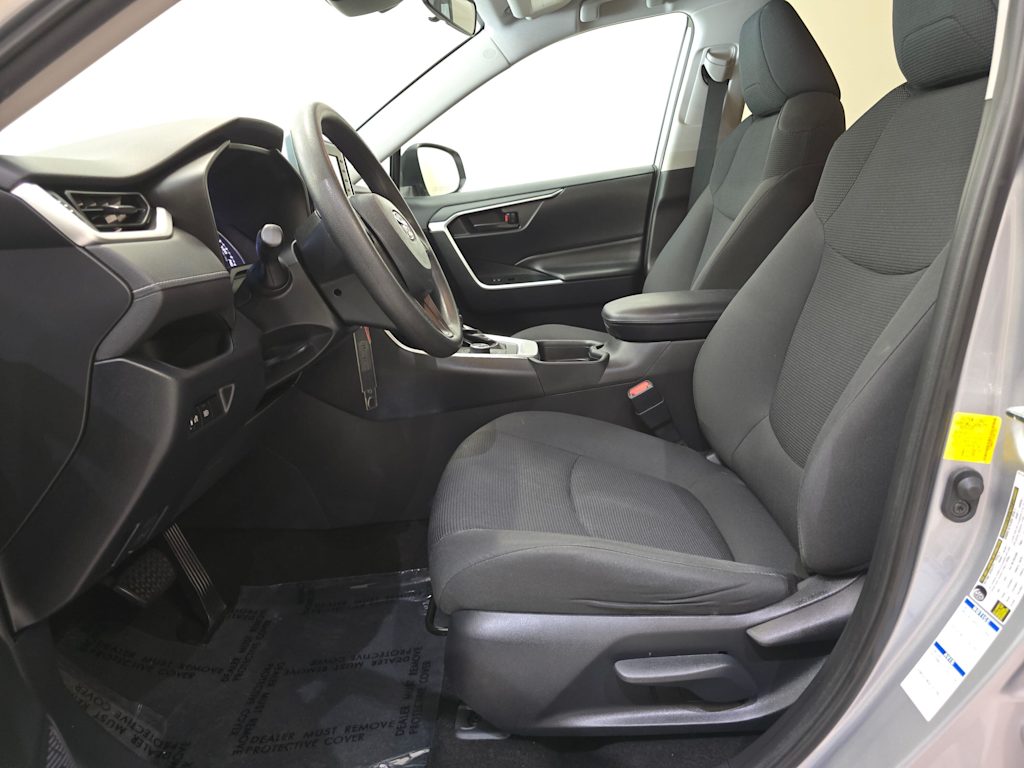 Thumbnail: 2019 Toyota RAV4 - 11