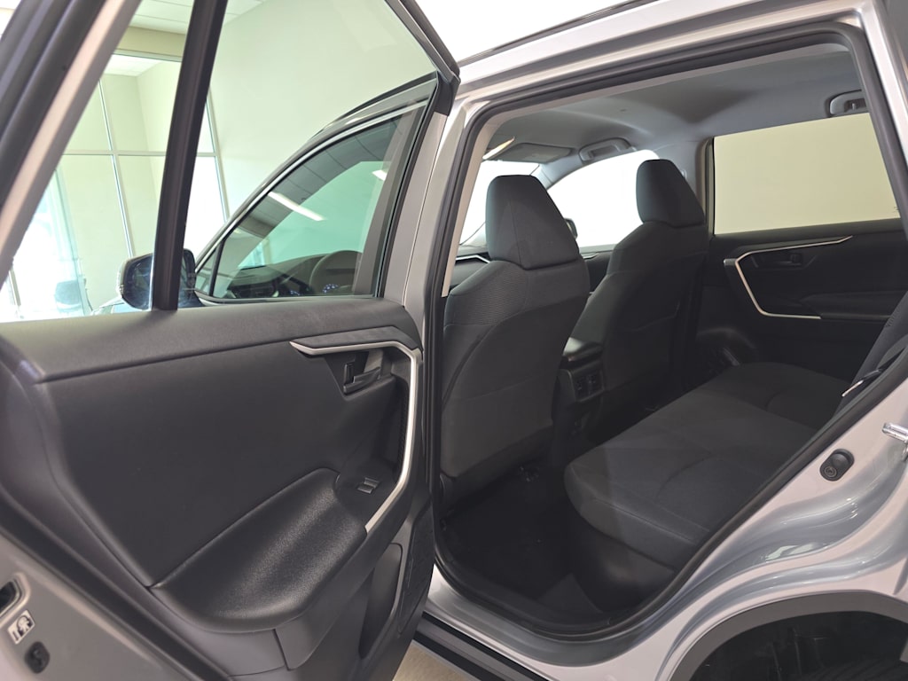 Thumbnail: 2019 Toyota RAV4 - 27