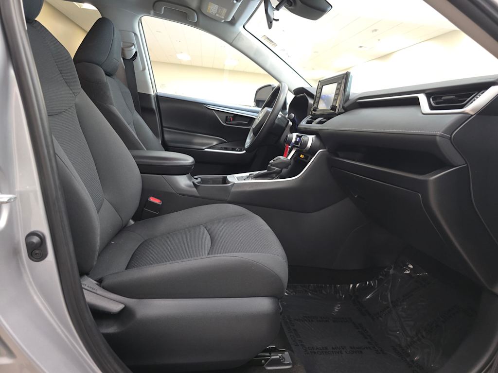 Thumbnail: 2019 Toyota RAV4 - 12