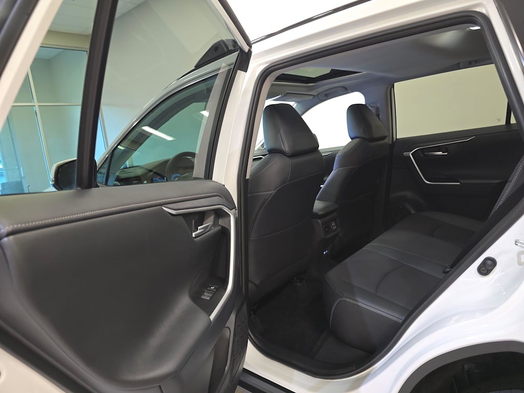 Thumbnail: 2025 Toyota RAV4 - 29