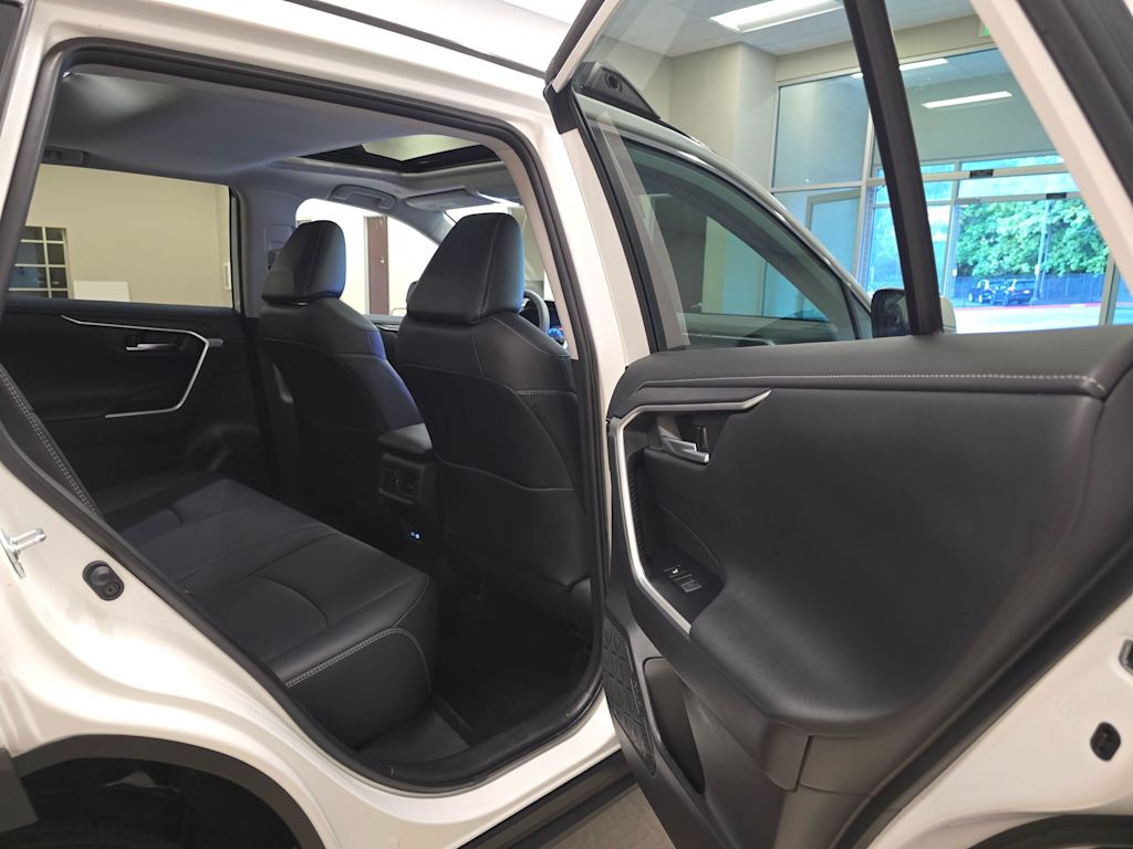 Thumbnail: 2025 Toyota RAV4 - 31