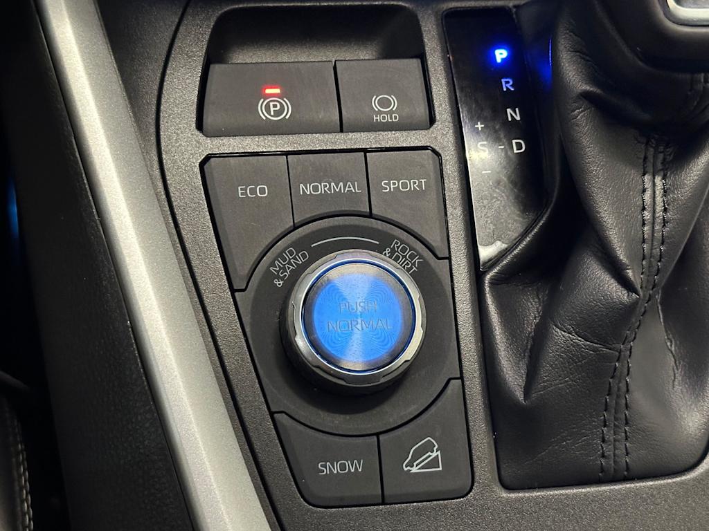 Thumbnail: 2023 Toyota RAV4 - 17