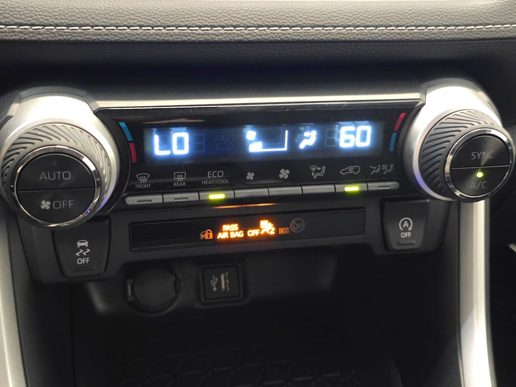 Thumbnail: 2025 Toyota RAV4 - 23