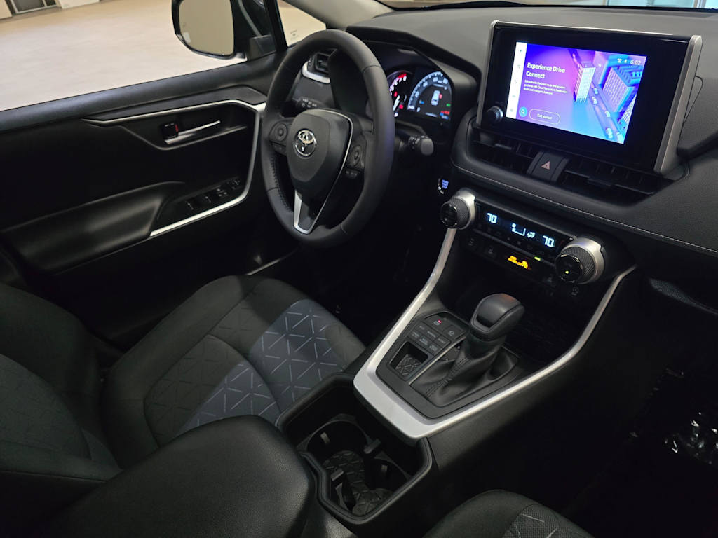 Thumbnail: 2025 Toyota RAV4 - 15