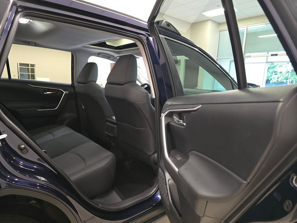 Thumbnail: 2025 Toyota RAV4 - 31