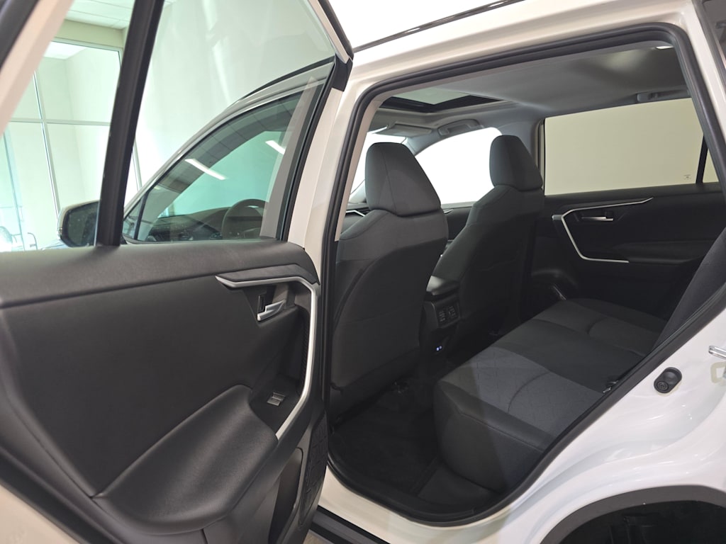 Thumbnail: 2025 Toyota RAV4 - 28