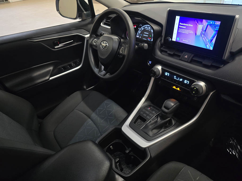 Thumbnail: 2025 Toyota RAV4 - 32