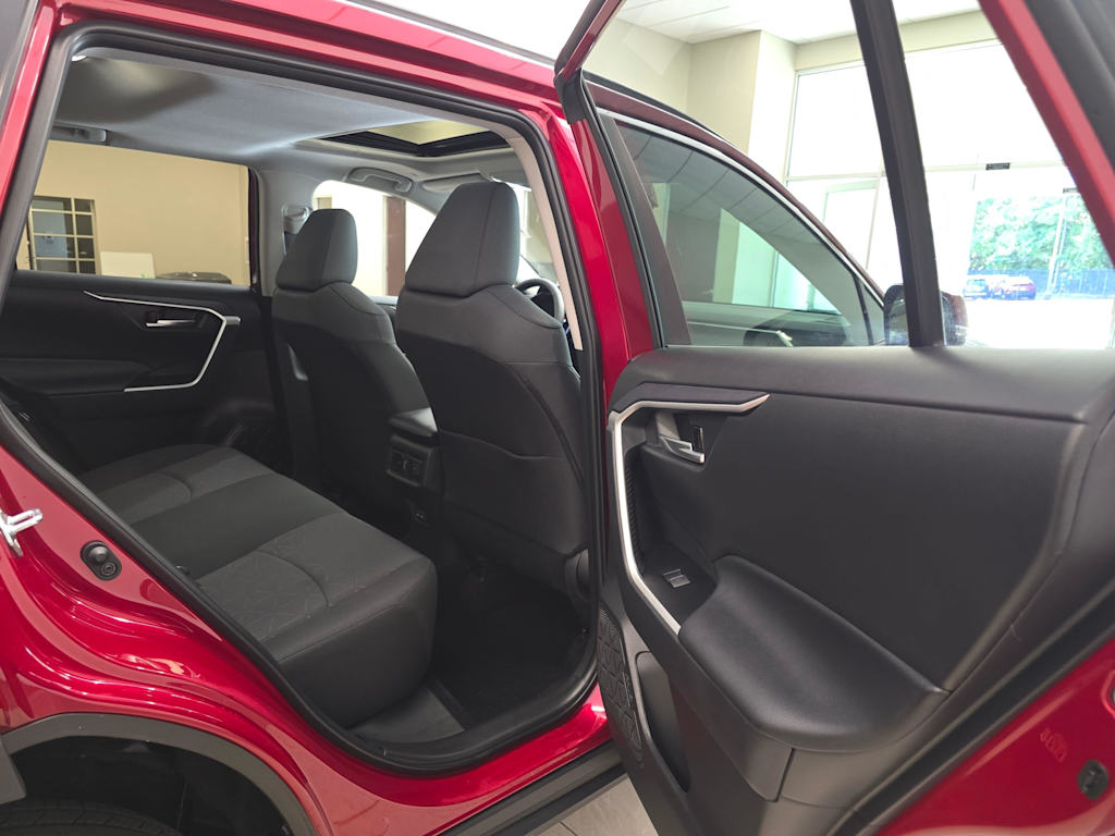 Thumbnail: 2025 Toyota RAV4 - 31