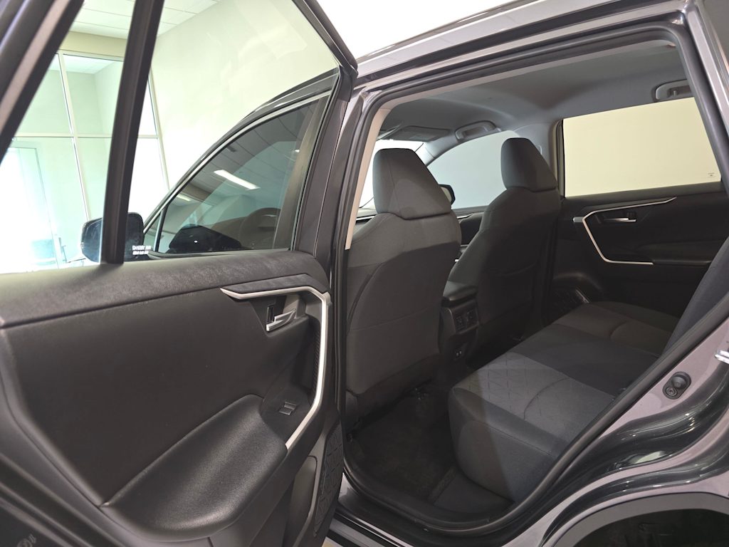 Thumbnail: 2021 Toyota RAV4 - 27