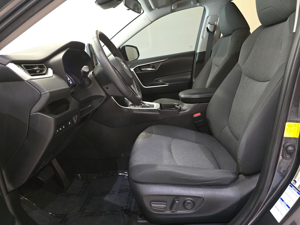 Thumbnail: 2021 Toyota RAV4 - 11
