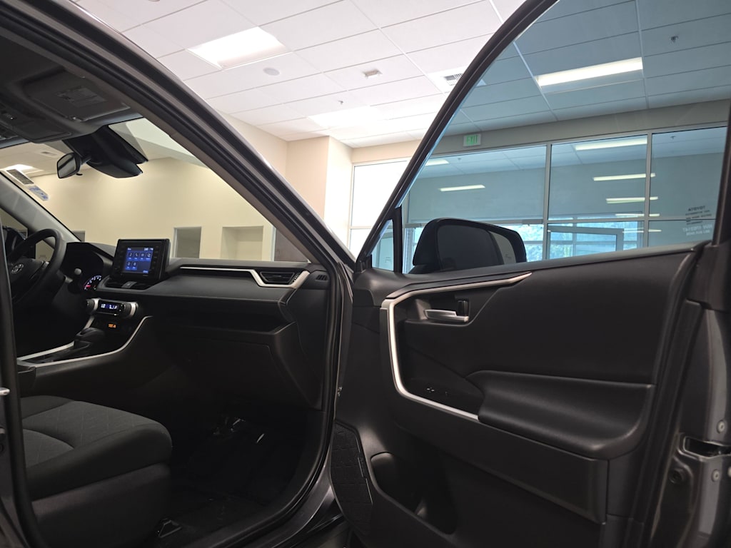 Thumbnail: 2021 Toyota RAV4 - 30