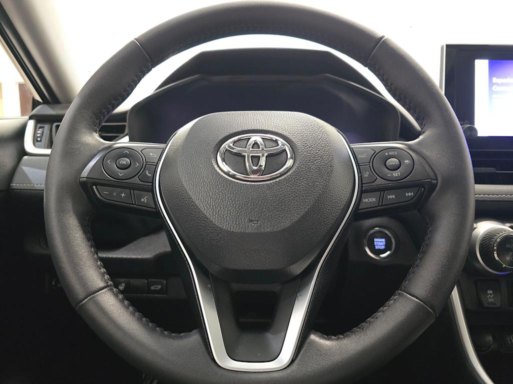 Thumbnail: 2025 Toyota RAV4 - 13