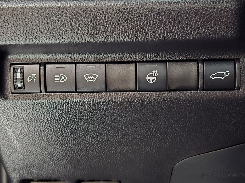 Thumbnail: 2025 Toyota RAV4 - 25