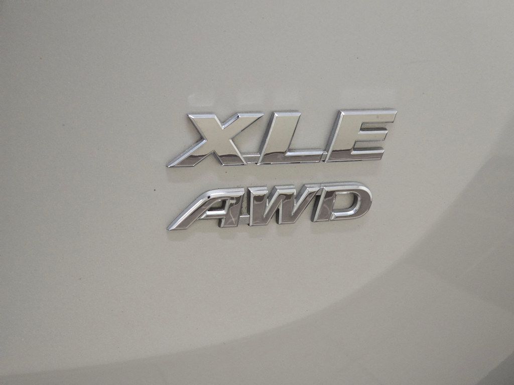 Thumbnail: 2015 Toyota RAV4 - 7