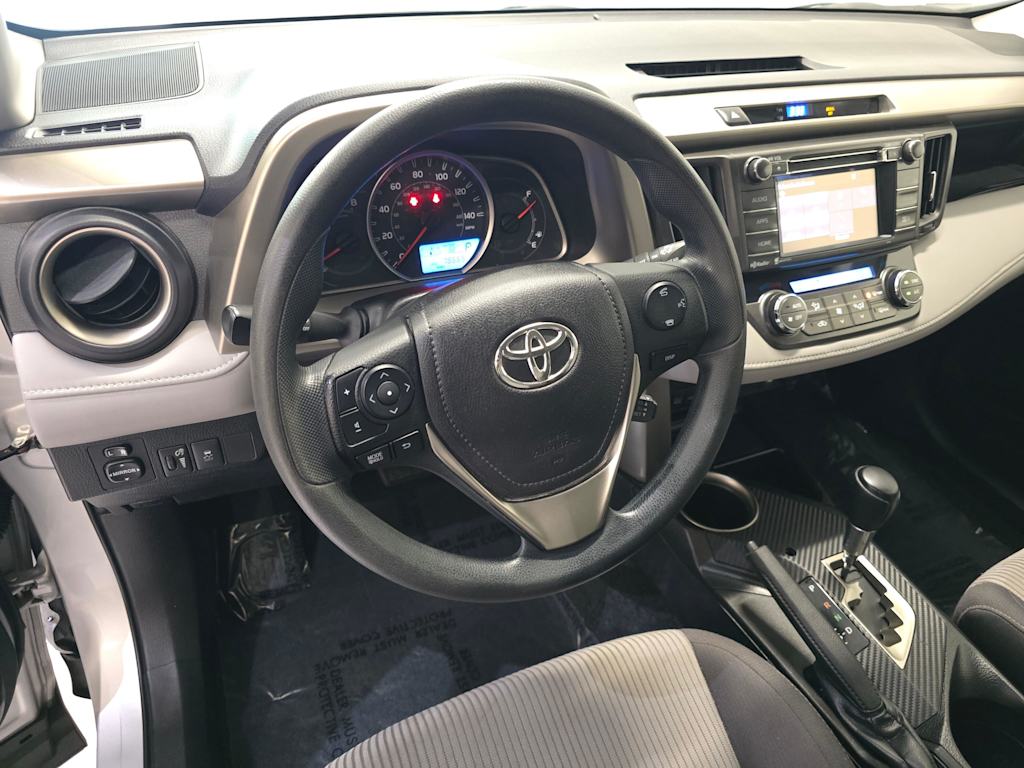 Thumbnail: 2015 Toyota RAV4 - 2