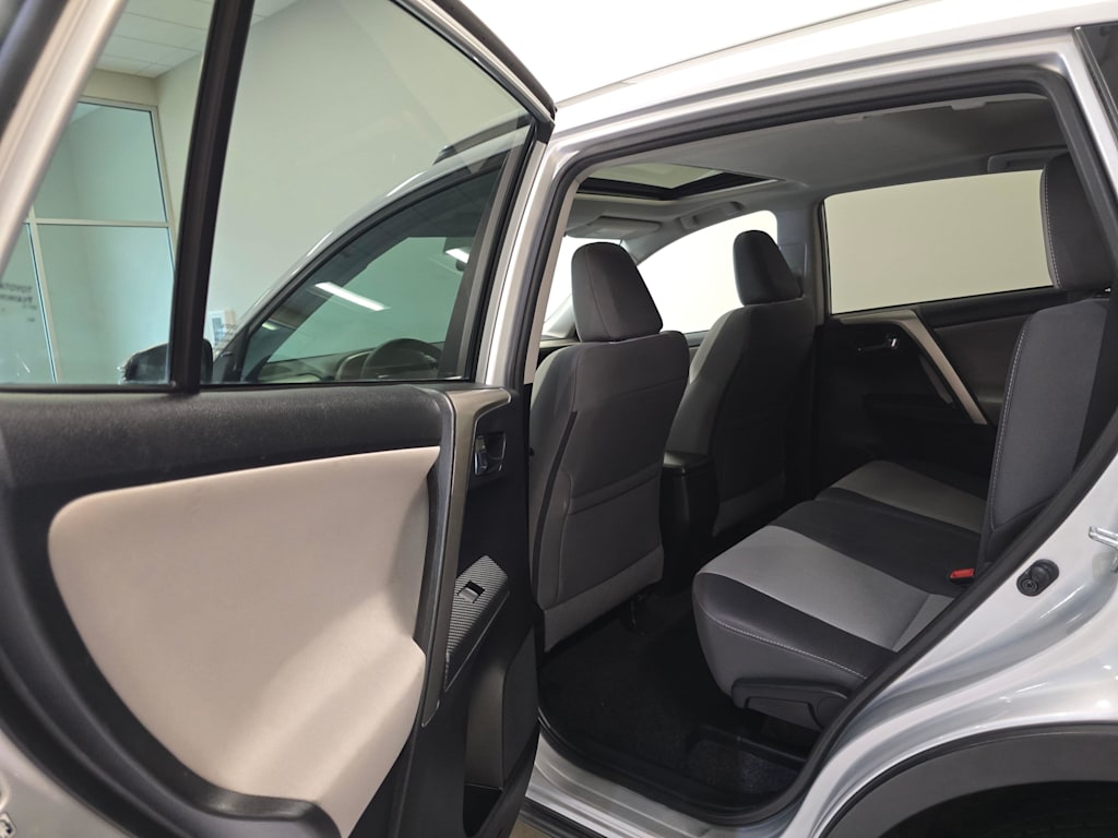 Thumbnail: 2015 Toyota RAV4 - 26