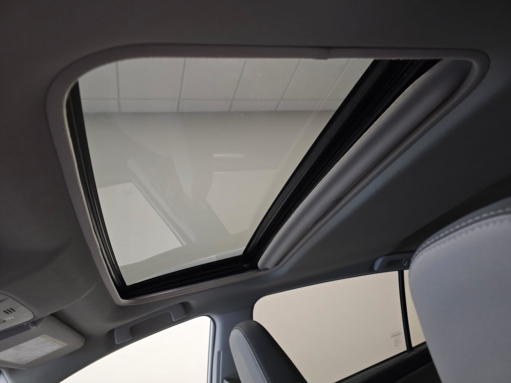 Thumbnail: 2015 Toyota RAV4 - 25