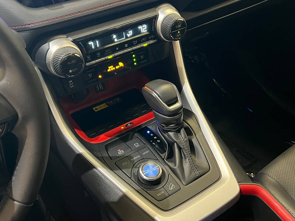 Thumbnail: 2024 Toyota RAV4 - 17