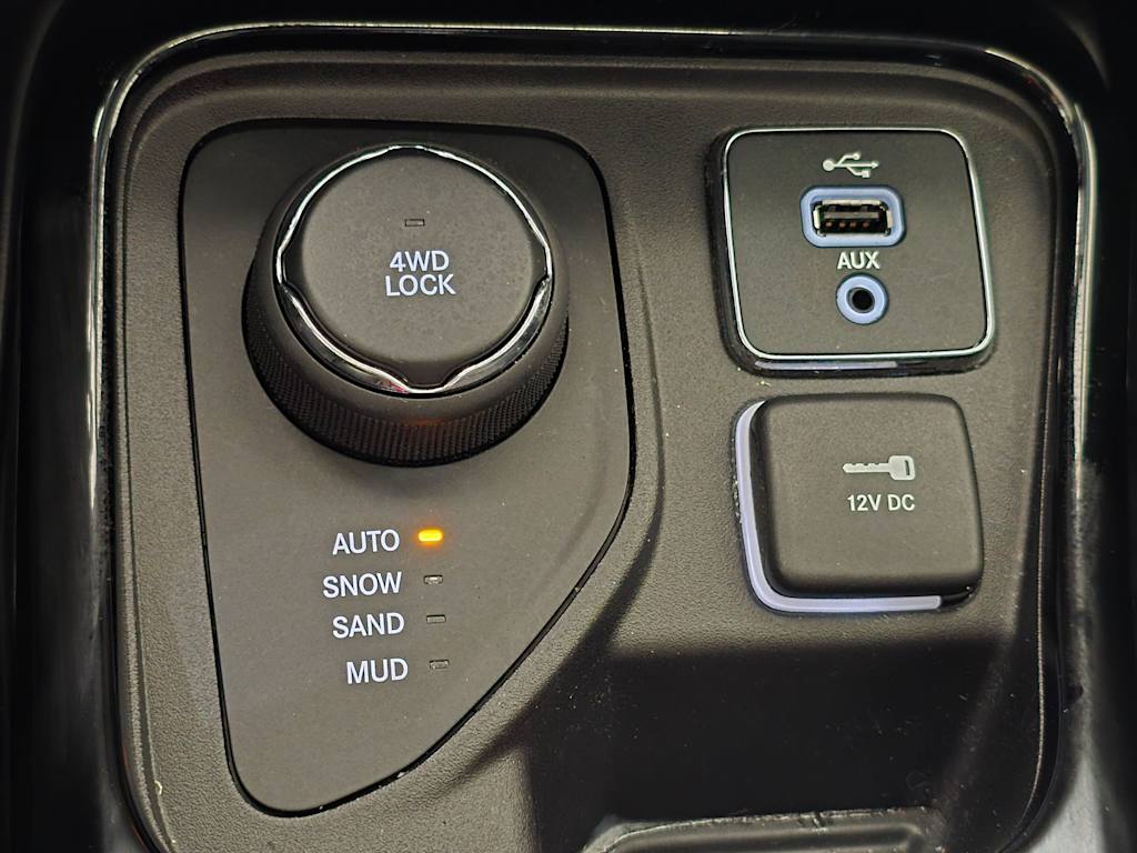 Thumbnail: 2018 Jeep Compass - 22