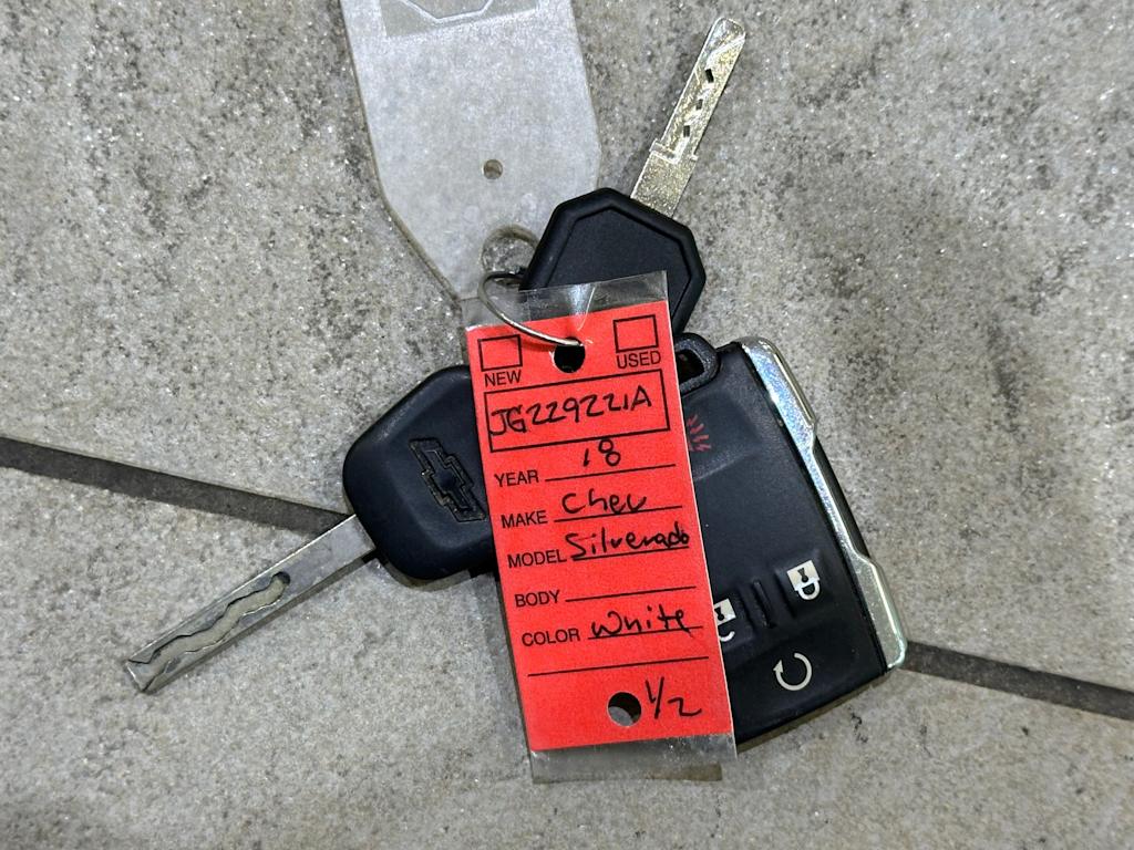 Thumbnail: 2018 Chevrolet Silverado 1500 - 18