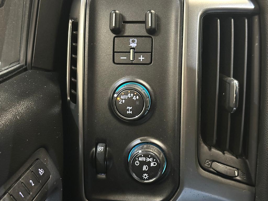 Thumbnail: 2018 Chevrolet Silverado 1500 - 24