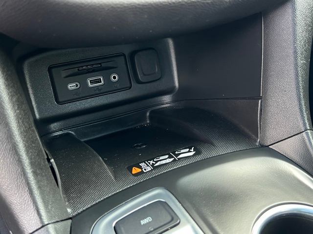 2021 Chevrolet Equinox Premier 28