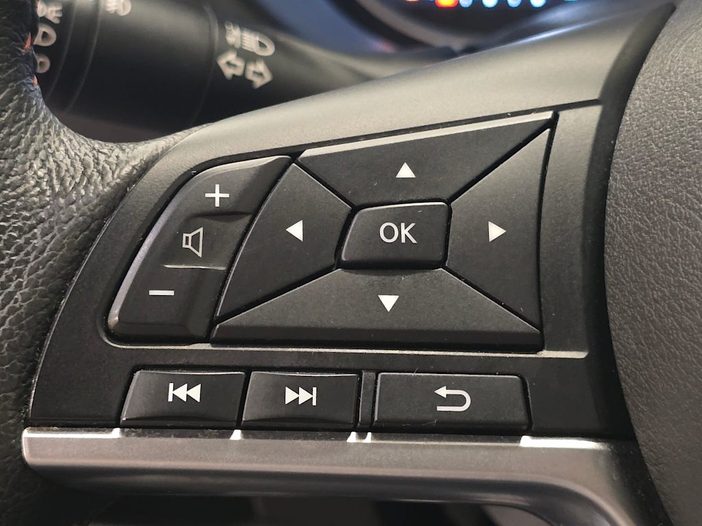 Thumbnail: 2020 Nissan Kicks - 24