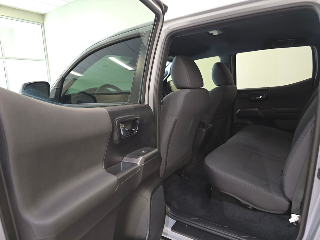 Thumbnail: 2019 Toyota Tacoma - 26
