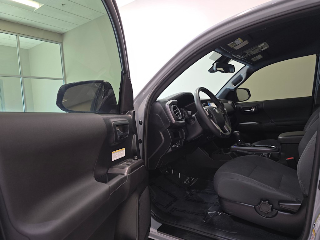 Thumbnail: 2019 Toyota Tacoma - 13