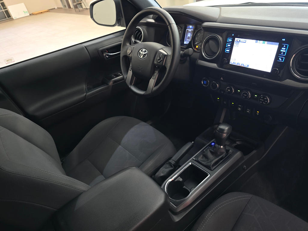Thumbnail: 2018 Toyota Tacoma - 15