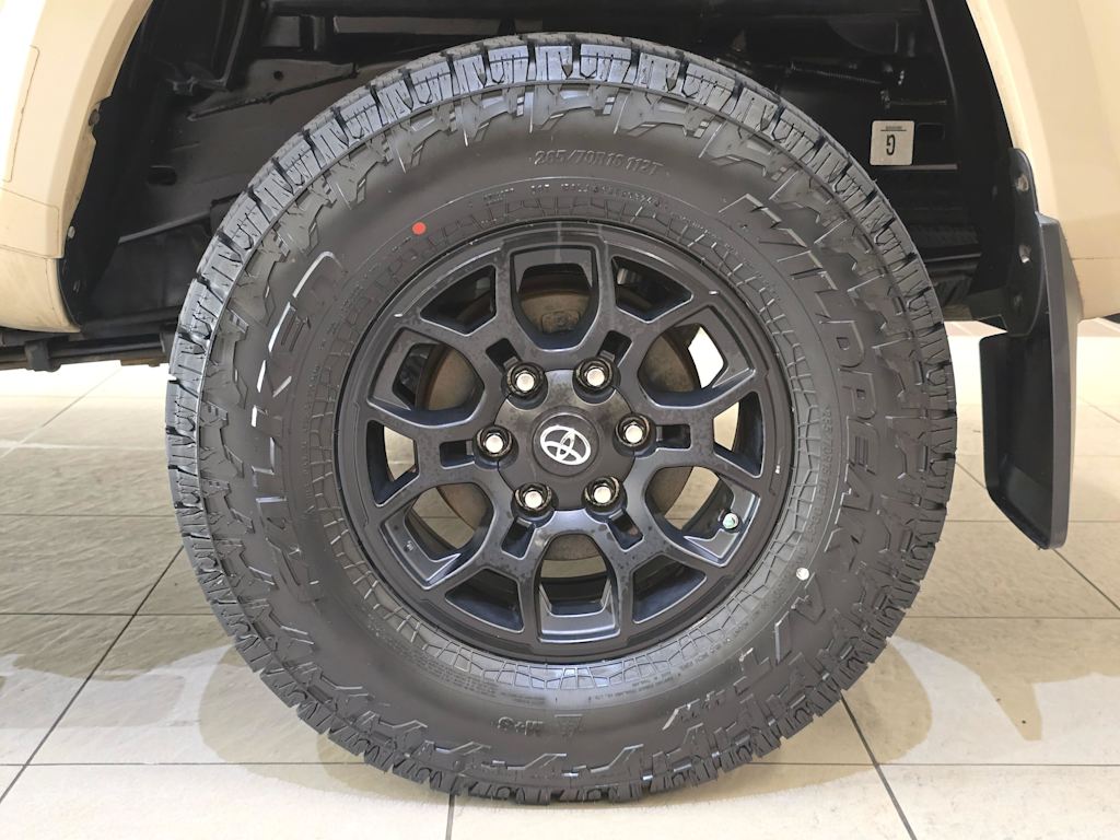 Thumbnail: 2020 Toyota Tacoma - 8