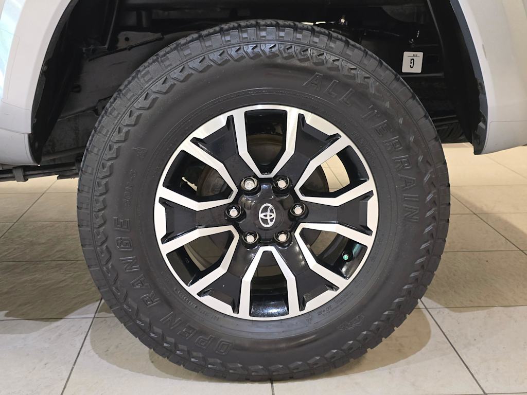 Thumbnail: 2022 Toyota Tacoma - 8