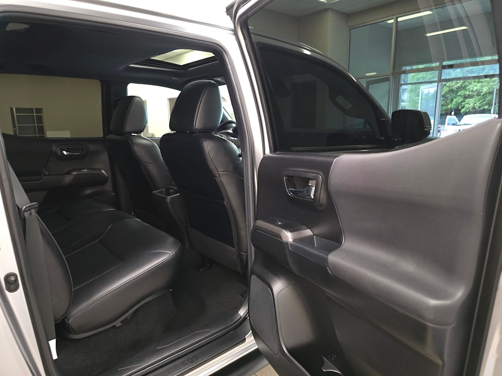 Thumbnail: 2022 Toyota Tacoma - 12
