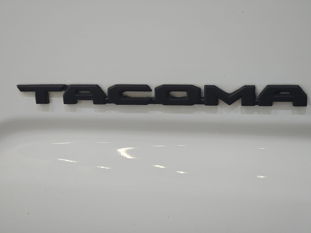Thumbnail: 2018 Toyota Tacoma - 7